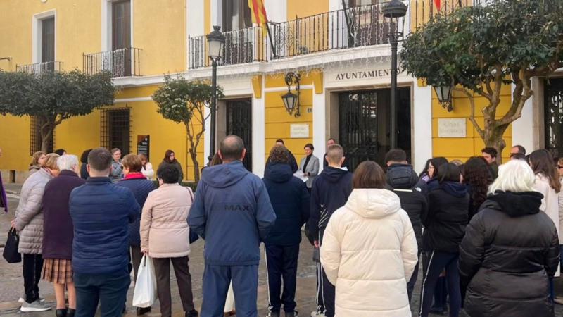 Segorbe guarda un minuto de silencio por las víctimas del accidente ferroviario de Adamuz