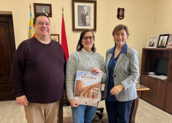 La Asociación de Bolilleras entrega el cartel del XXVII Encuentro de Bolilleras «Manolita Belis»