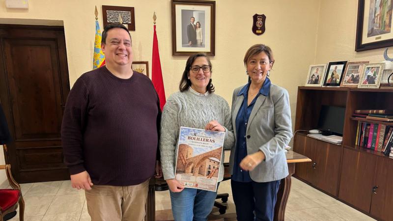 La Asociación de Bolilleras entrega el cartel del XXVII Encuentro de Bolilleras «Manolita Belis»