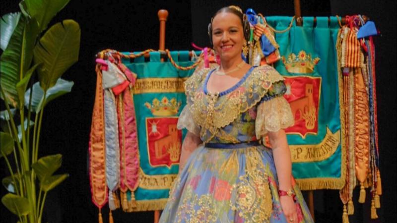 La presidenta de la Falla Plaza del Almudín cesa en el cargo tras casi siete años al frente