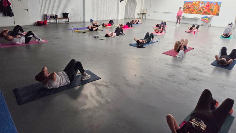 Numerosas personas participan en las sesiones deportivas gratuitas impulsadas en vacaciones de Pascua