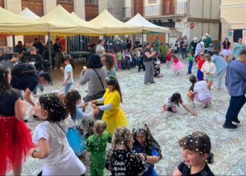 La Falla Plaza Almudín mantiene el ritmo de sus celebraciones en Segorbe