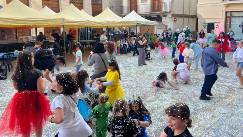 La Falla Plaza Almudín mantiene el ritmo de sus celebraciones en Segorbe