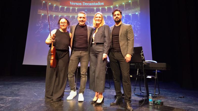 El alumnado de Secundaria llena de música y poesía el Teatro Serrano en las Semanas del Libro