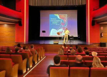 Versos, música y vino se dan la mano en el Teatro Serrano de Segorbe