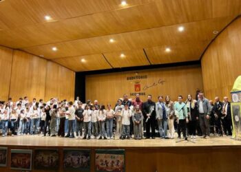 El Auditorio Salvador Seguí se llenó de música y emociones con “Ser persona emociona”