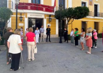 Segorbe guarda un minuto de silencio por la víctima de violencia machista en Callosa de Segura