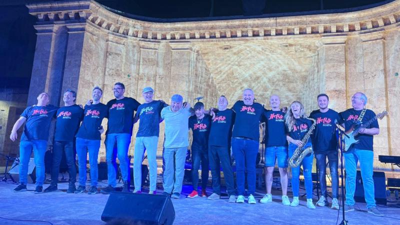 Helios & Friends animan la noche del sábado en el Botánico