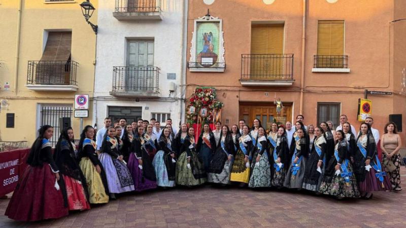 La tradición y la participación vecinal marcan la jornada del domingo en las Fiestas del Ángel Custodio