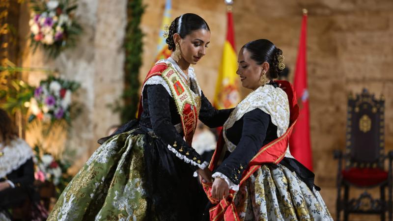 Zara Soler Bonillo recibe el testigo como Reina de las Fiestas Patronales de Segorbe ante más de dos mil personas
