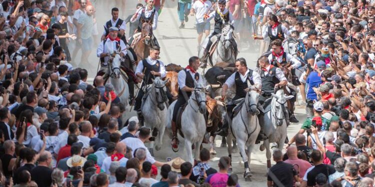 Germán Vidal y los caballistas conquistan una calle Colón abarrotada