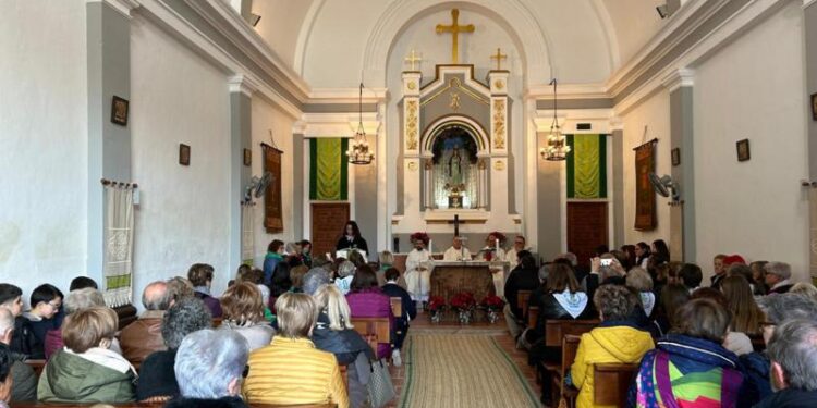 El Ayuntamiento renueva la pintura interior de la ermita de La Esperanza