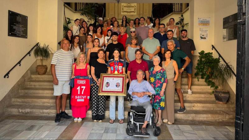 Laura Ferrer Carot, campeona del mundo Sub-18 con España, recibió el reconocimiento de Segorbe