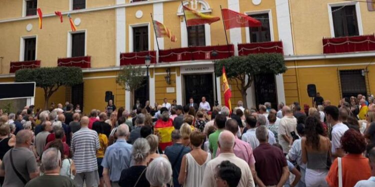 Segorbe muestra su apoyo a Ceuta en una concentración convocada por la FEMP