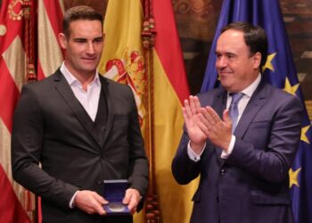 Los caballistas de Segorbe reciben el reconocimiento del Consell por mantener viva la Entrada de Toros