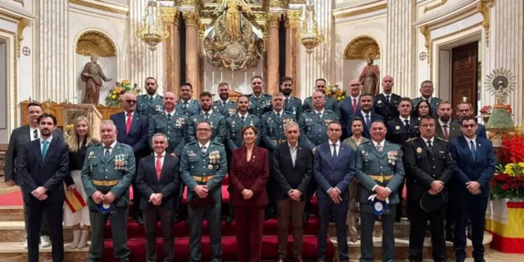 La Guardia Civil de Segorbe celebra el Día del Pilar con una misa, una ofrenda y una mascletà